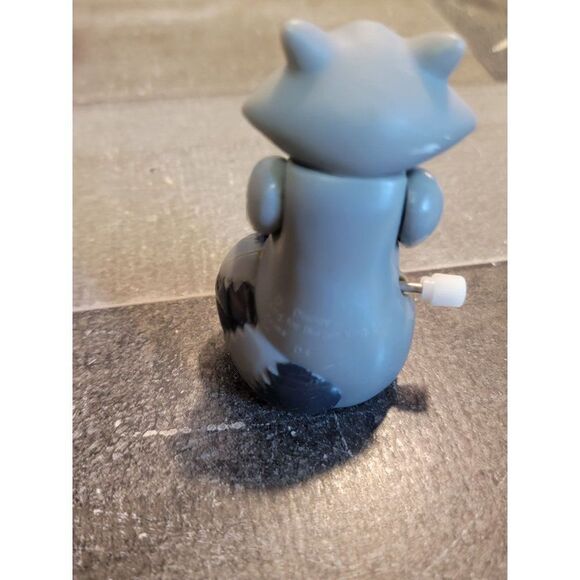 Wind up Meeko Burger King Pocahontas Disney Pixar toy figure - Picture 4 of 5